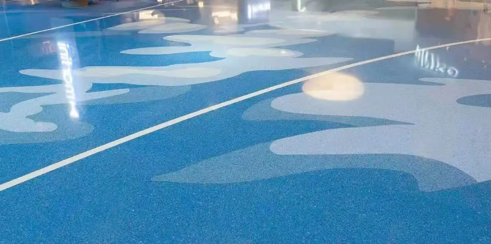 為什么越來越多的地方開始使用環氧彩砂地坪？